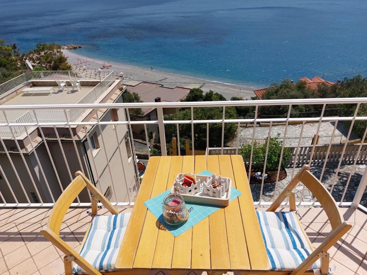 Una Finestra Sul Mare Home 1 Берджеджи Экстерьер фото