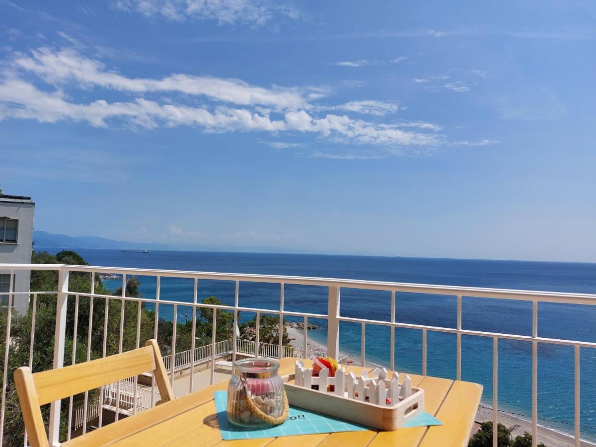 Una Finestra Sul Mare Home 1 Берджеджи Экстерьер фото