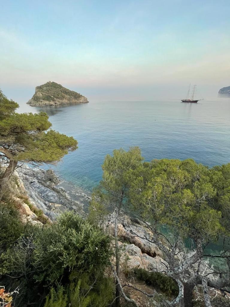 Una Finestra Sul Mare Home 1 Берджеджи Экстерьер фото